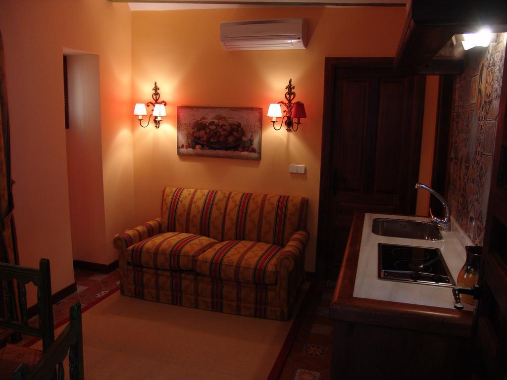 Apartamentos La Columna Chinchón Εξωτερικό φωτογραφία