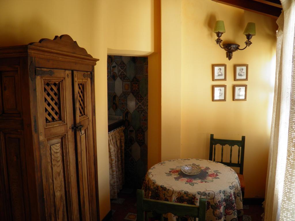 Apartamentos La Columna Chinchón Εξωτερικό φωτογραφία